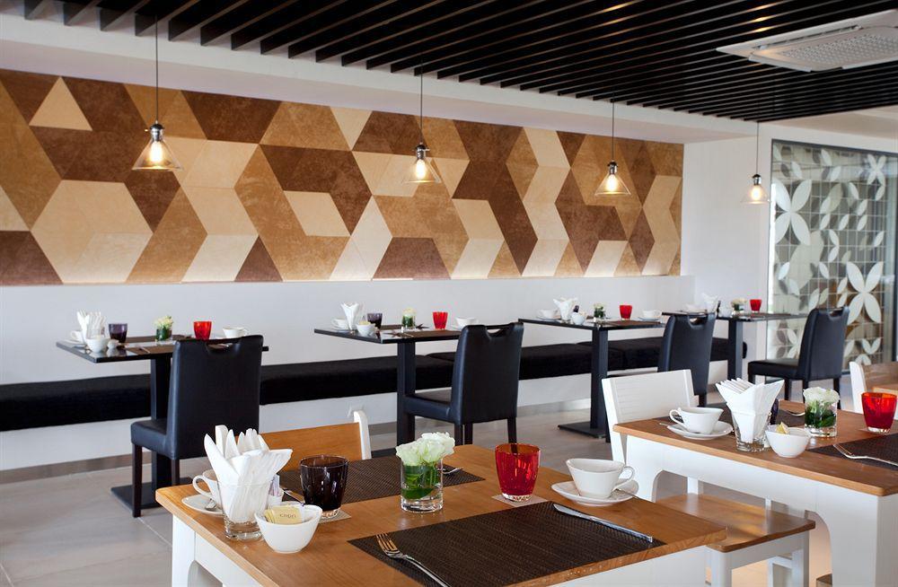 הו צ'י מין סיטי Novotel Living Saigon South מראה חיצוני תמונה