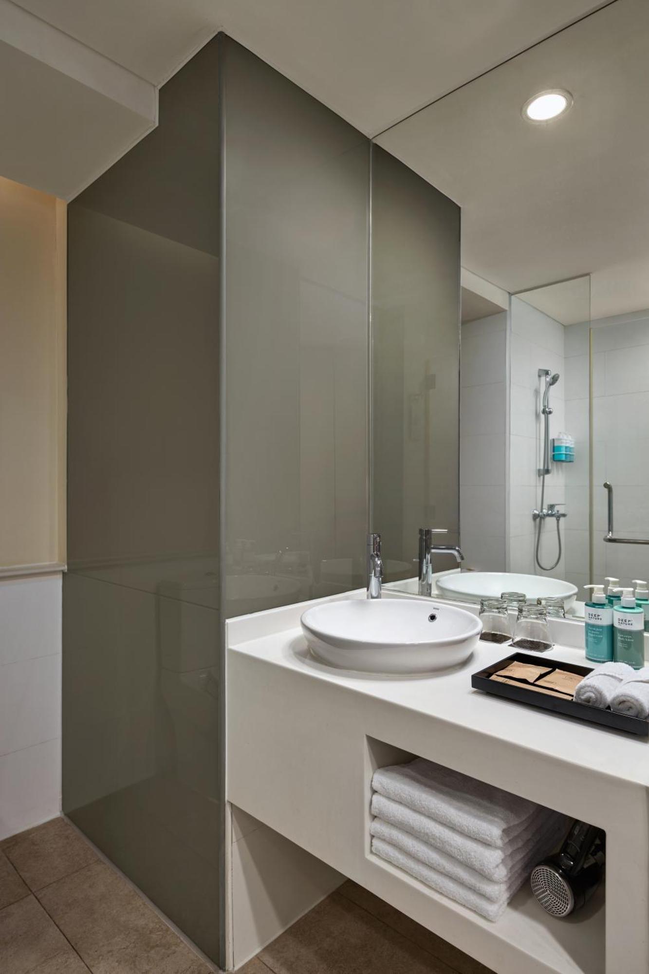 הו צ'י מין סיטי Novotel Living Saigon South מראה חיצוני תמונה