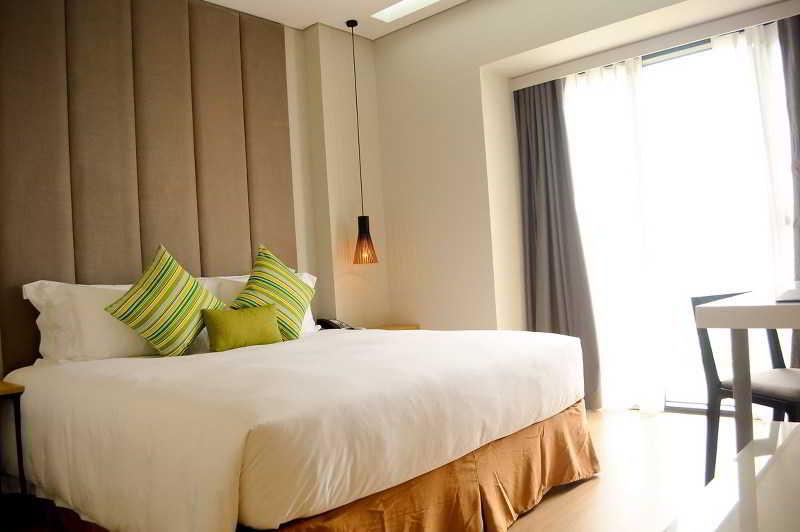 הו צ'י מין סיטי Novotel Living Saigon South מראה חיצוני תמונה